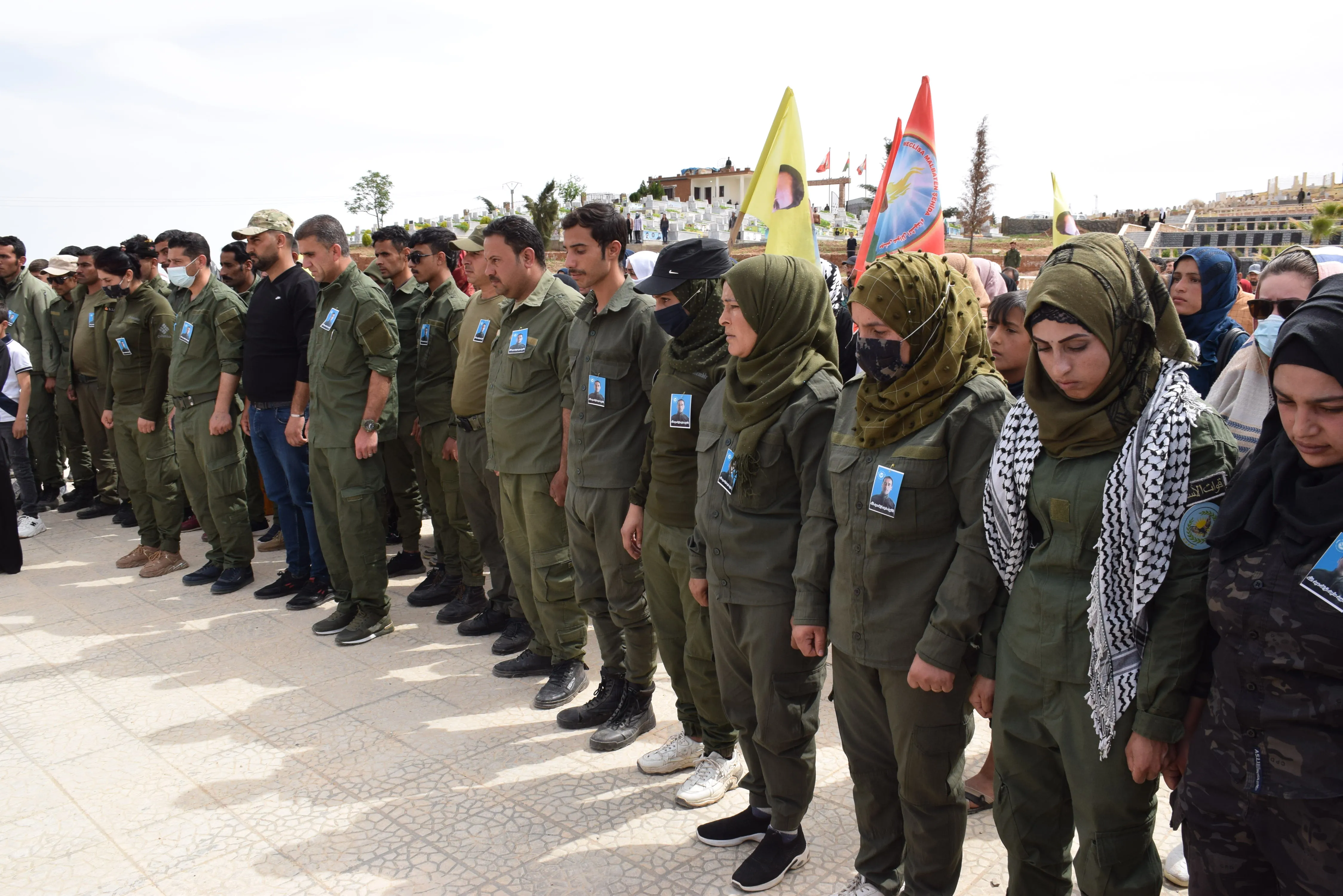 ​​​​​​​أهالي تربه سبيه وجل آغا يشيّعون جثمان الشهيد ماجد إلى مثواه الأخير