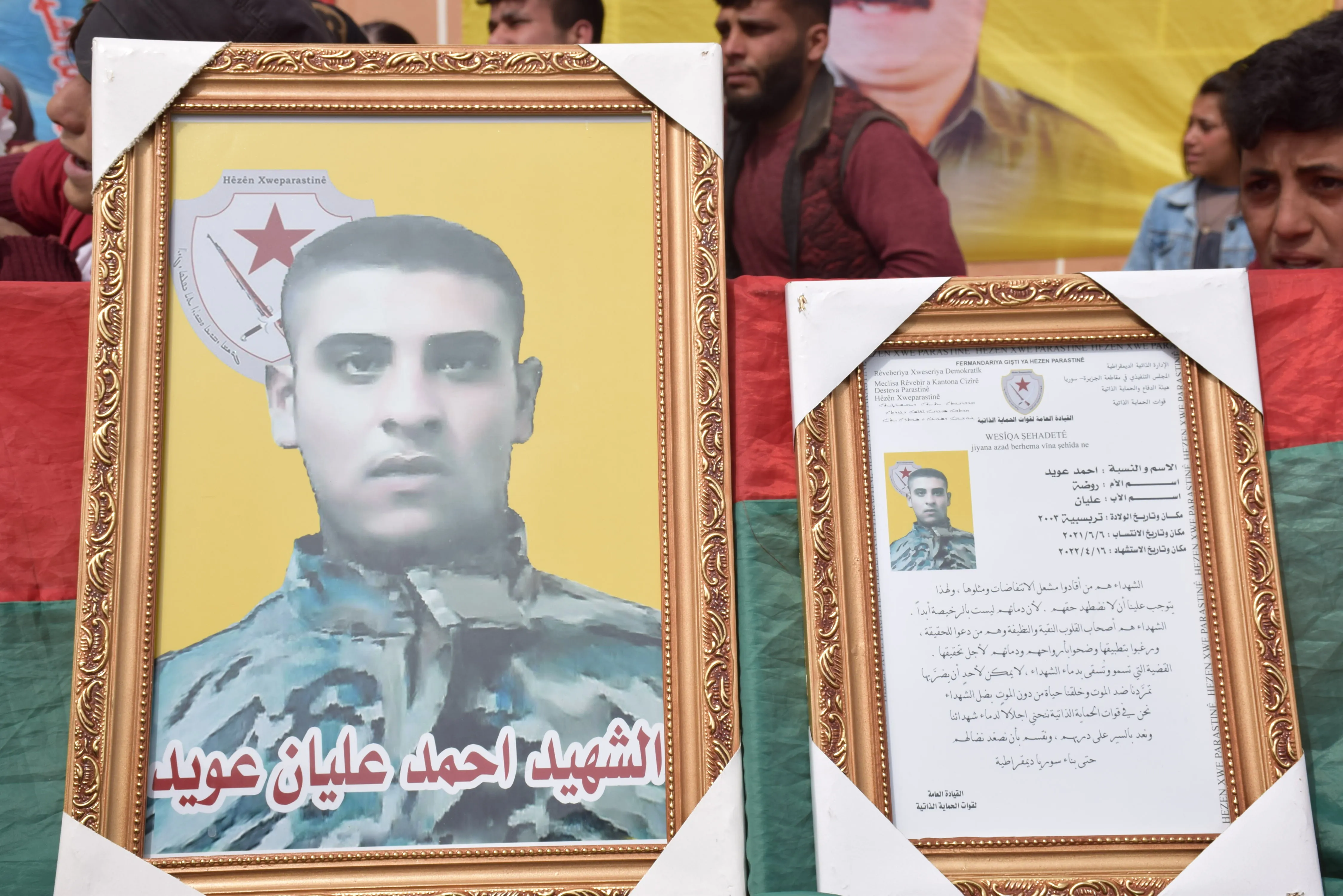 جثمان الشهيد أحمد عويد يوارى الثرى في مزار الشهيد دلشير بتربه سبيه