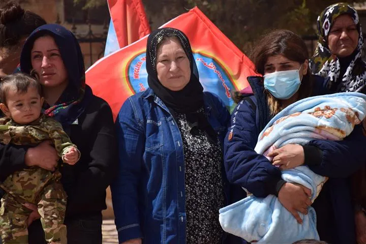 مراسم غيابية في الحسكة لمقاتل من YPG استشهد في كوباني عام 2014