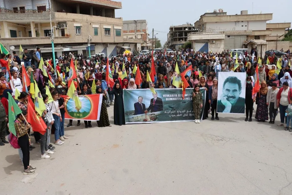 مواطنو روج آفا يستنكرون تواطؤ PDK مع الاحتلال التركي في الهجمات ضد الكريلا- تم التحديث