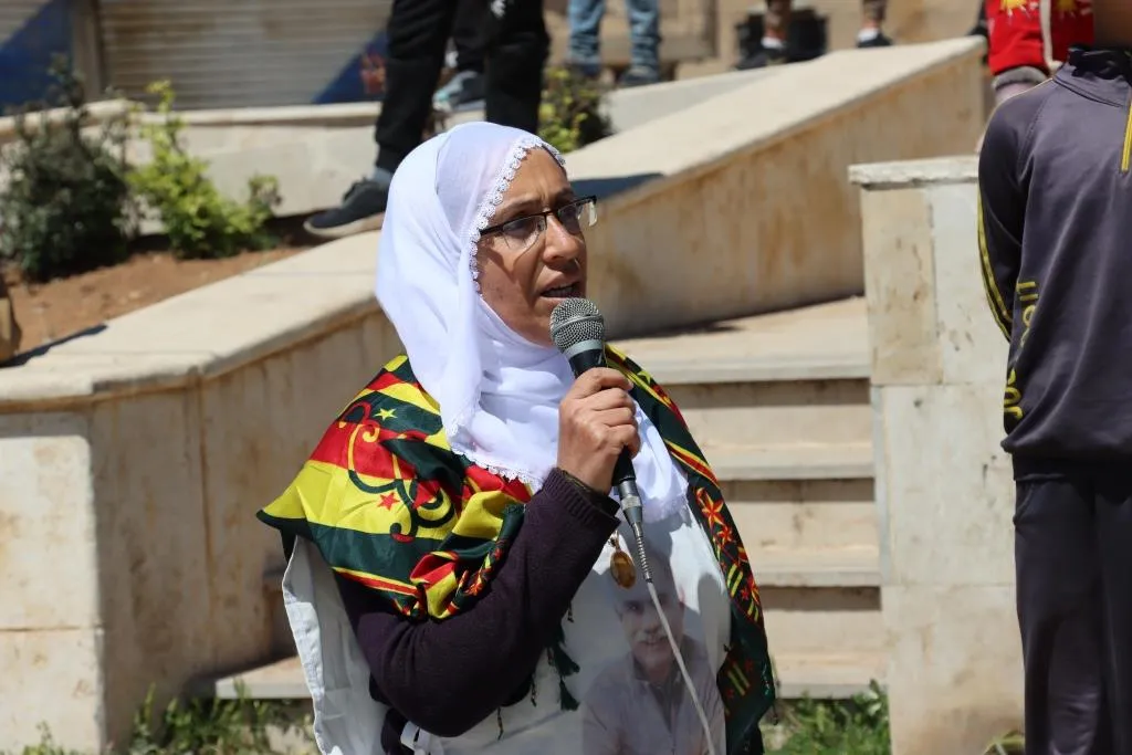 ​​​​​​​المئات في الدرباسية يتظاهرون ضد خيانة الحزب الديمقراطي الكردستاني والدولة الفاشية التركية