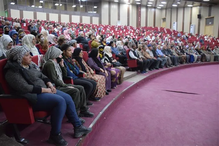 ​​​​​​​خلال اجتماع جماهيري في الحسكة: سياسات الديمقراطي الكردستاني خيانة علانية للشعوب الكردستانية