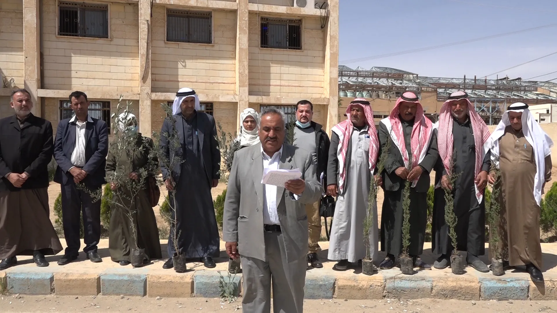 ​​​​​​​حملة تشجير في ريف دير الزور بمناسبة ميلاد القائد أوجلان