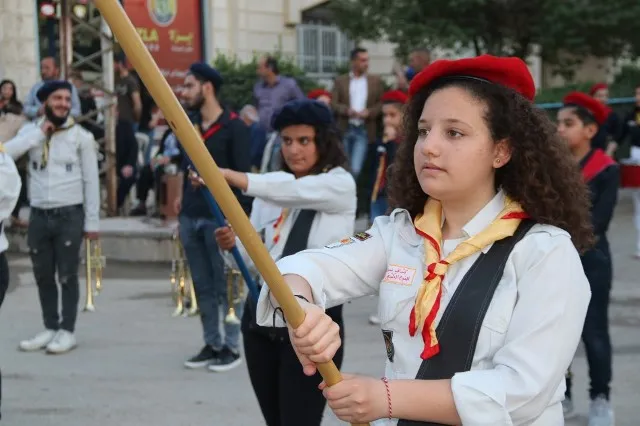 مسيحيو ديرك يتوجهون إلى الكنائس ويحتفلون بعيد الفصح الشرقي (القيامة)