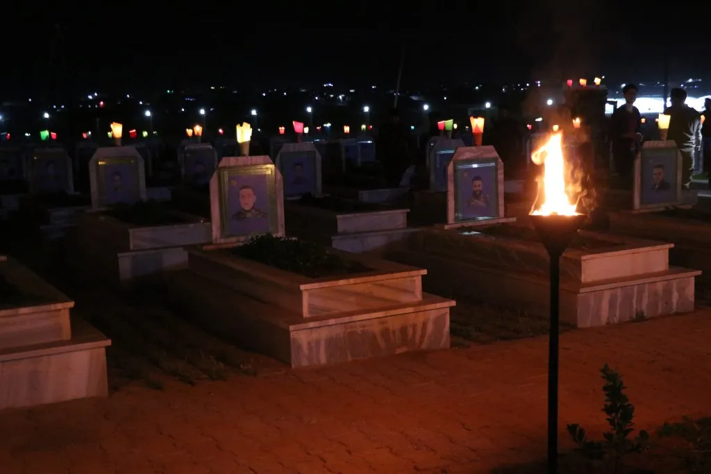 ​​​​​​​أهالي منبج يستذكرواً الشهداء بمناسبة حلول عيد الشهداء