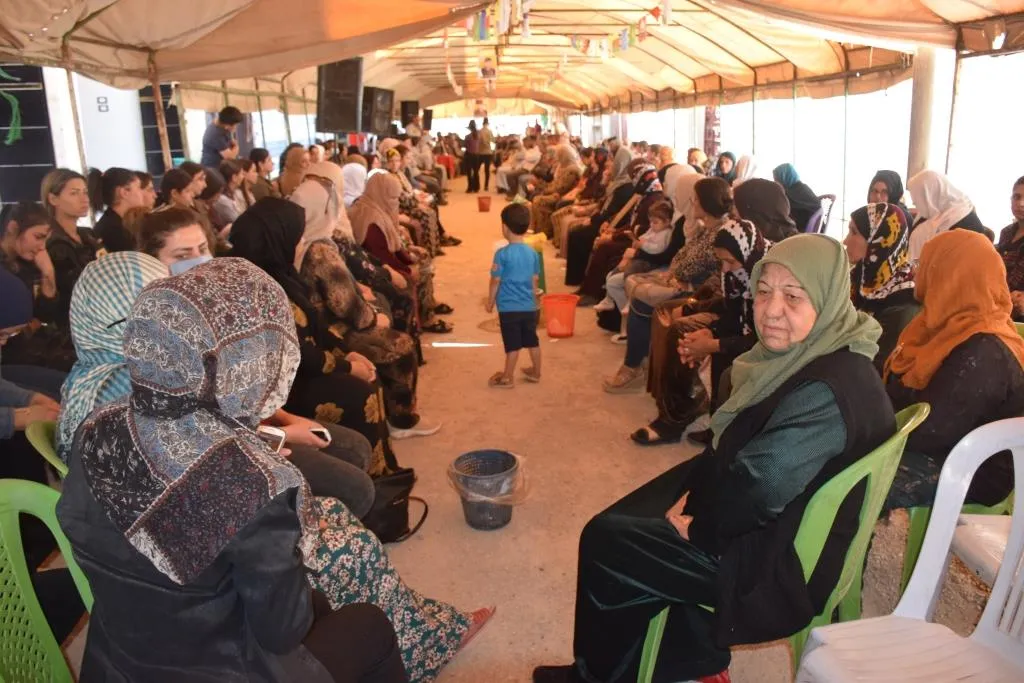 ​​​​​​​أهالي ناحية عامودا يقدمون واجب العزاء لذوي الشهيد عيسى الخالد
