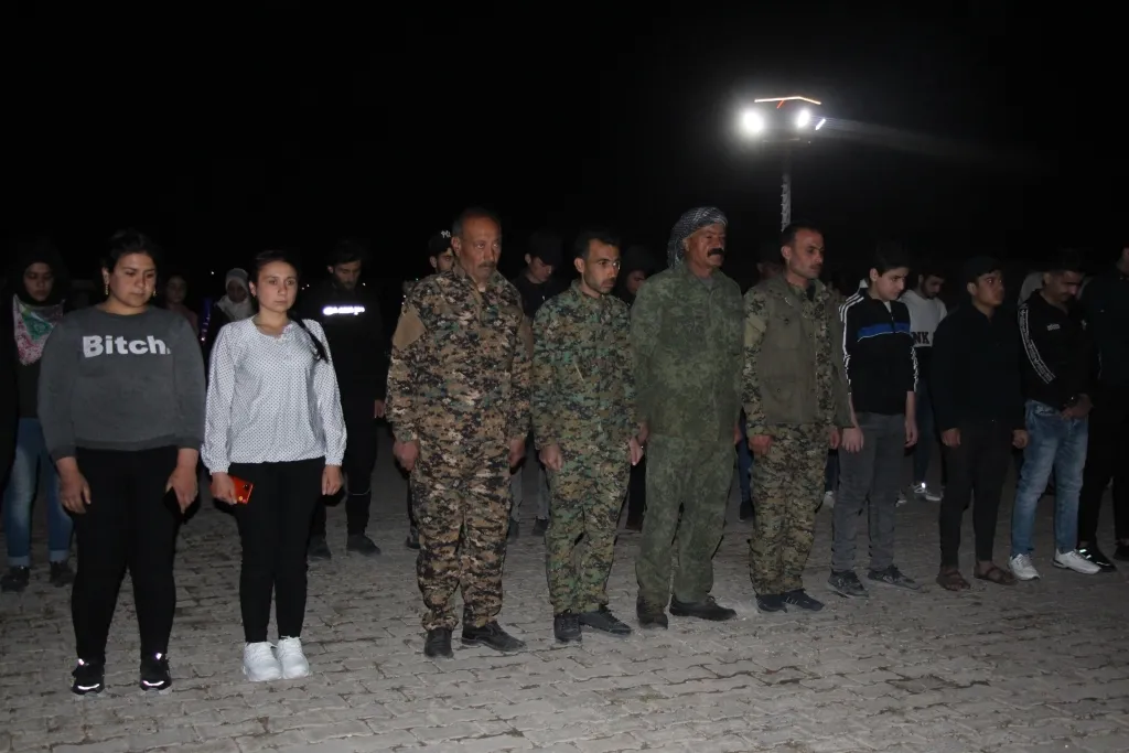 ​​​​​​​استذكار الشهيد عزيز عرب في منبج وإشعال الشموع على أضرحة الشهداء