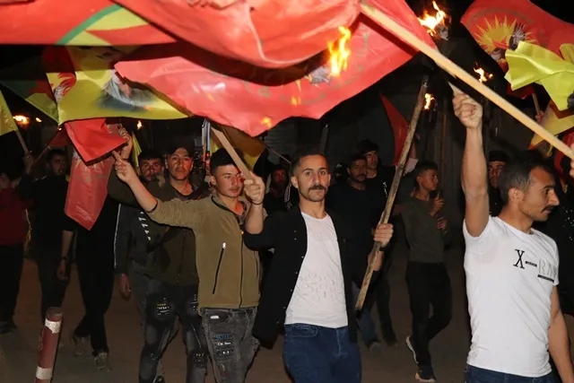 ​​​​​​​مظاهرة في ناحية عامودا رفضاً لتواطؤ الحزب الديمقراطي الكردستاني مع الاحتلال التركي