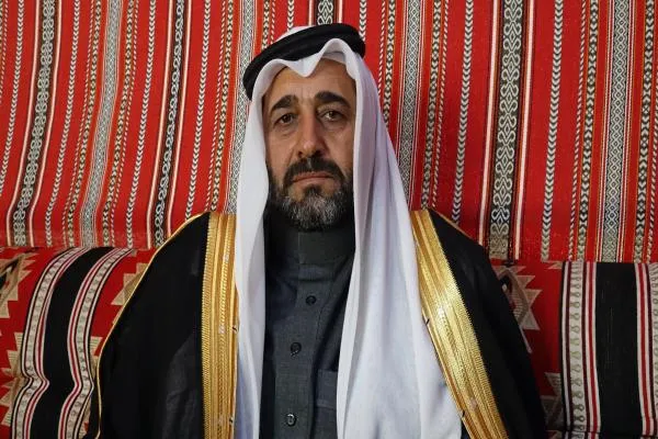 شيخ عشيرة النعيم بالطبقة: جدار شنكال يُبنى بالطوب التركي وعلينا الوقوف معاً لننسف قواعده