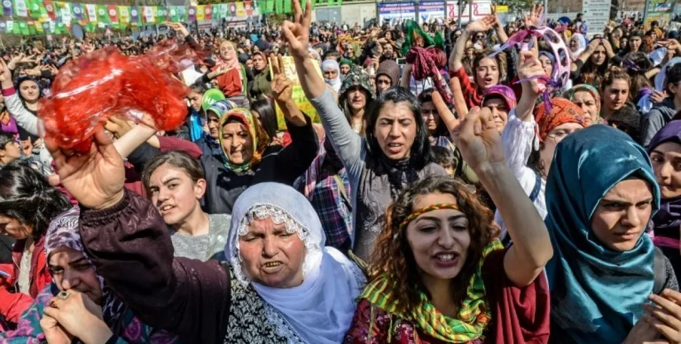 ​​​​​​​لتوحيد موقفها حيال هجمات الإبادة.. دعوات لعقد المؤتمر القومي الثالث للمرأة الكردية في "أسرع وقت"