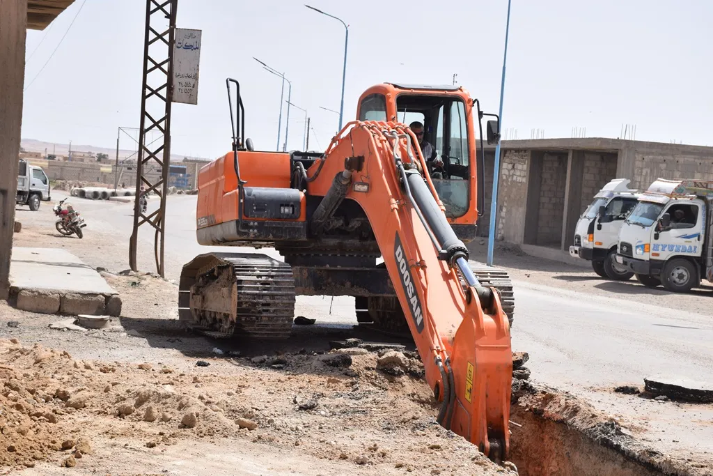 ​​​​​​​بلدية الشدادي تباشر مشروع صرف صحي في الناحية بطول ٦٠٠م
