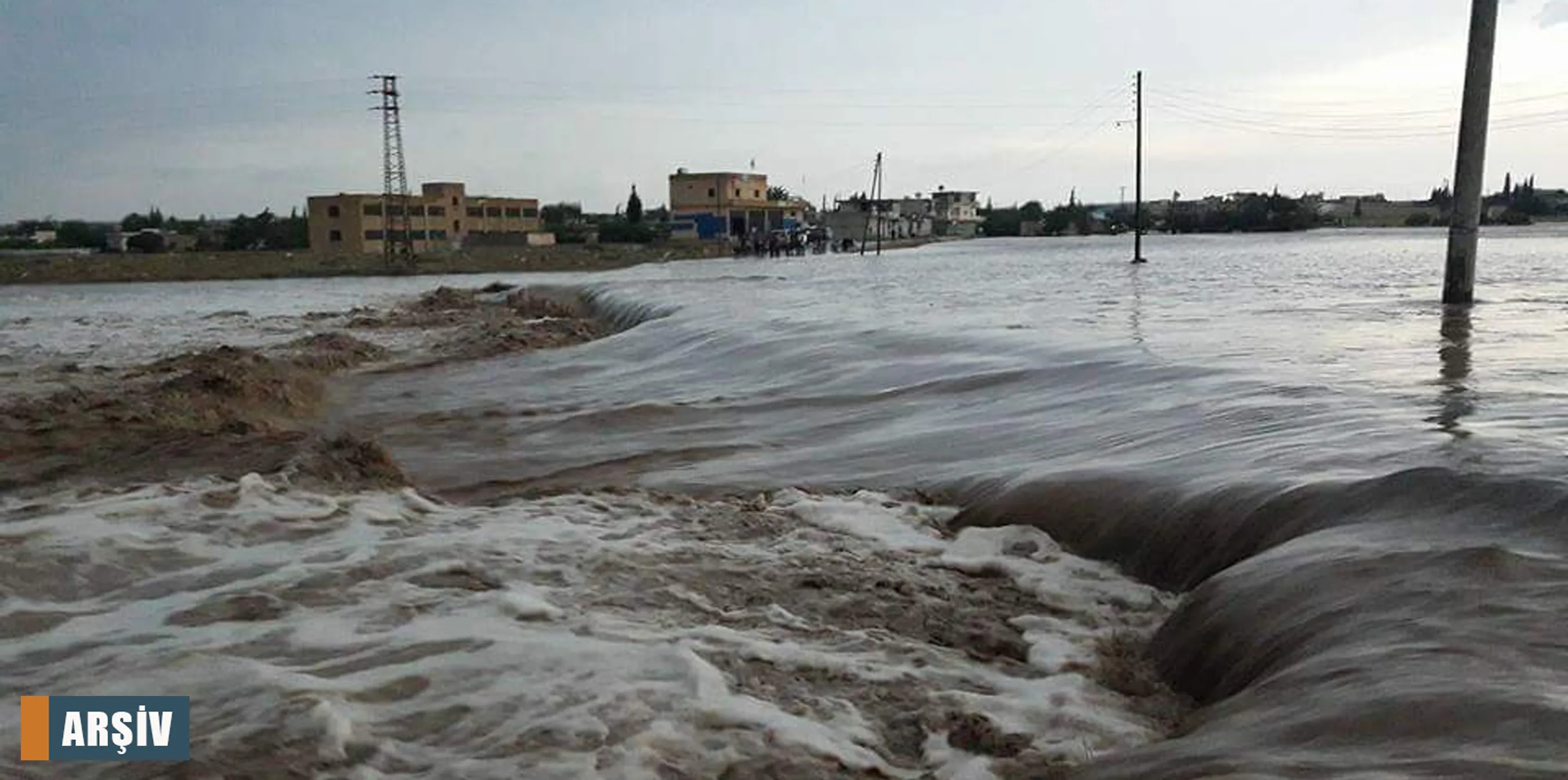 وفاة طفل من ناحية عين عيسى غرقاً في أحد الأودية السيلية