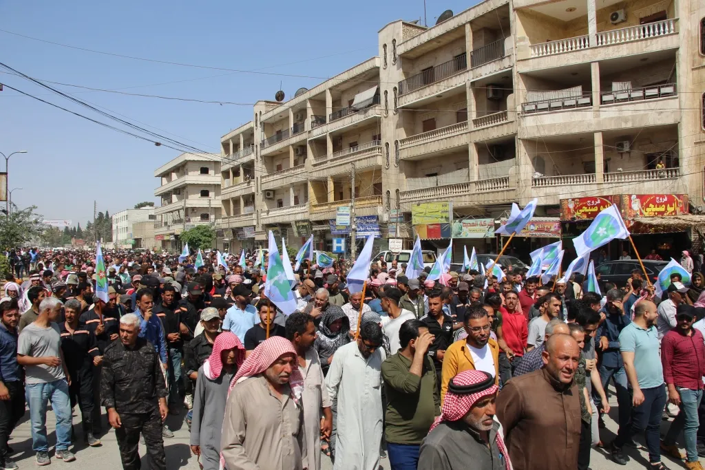 ​​​​​​​أهالي منبج ينددون ويستنكرون هجمات الاحتلال التركي على المنطقة