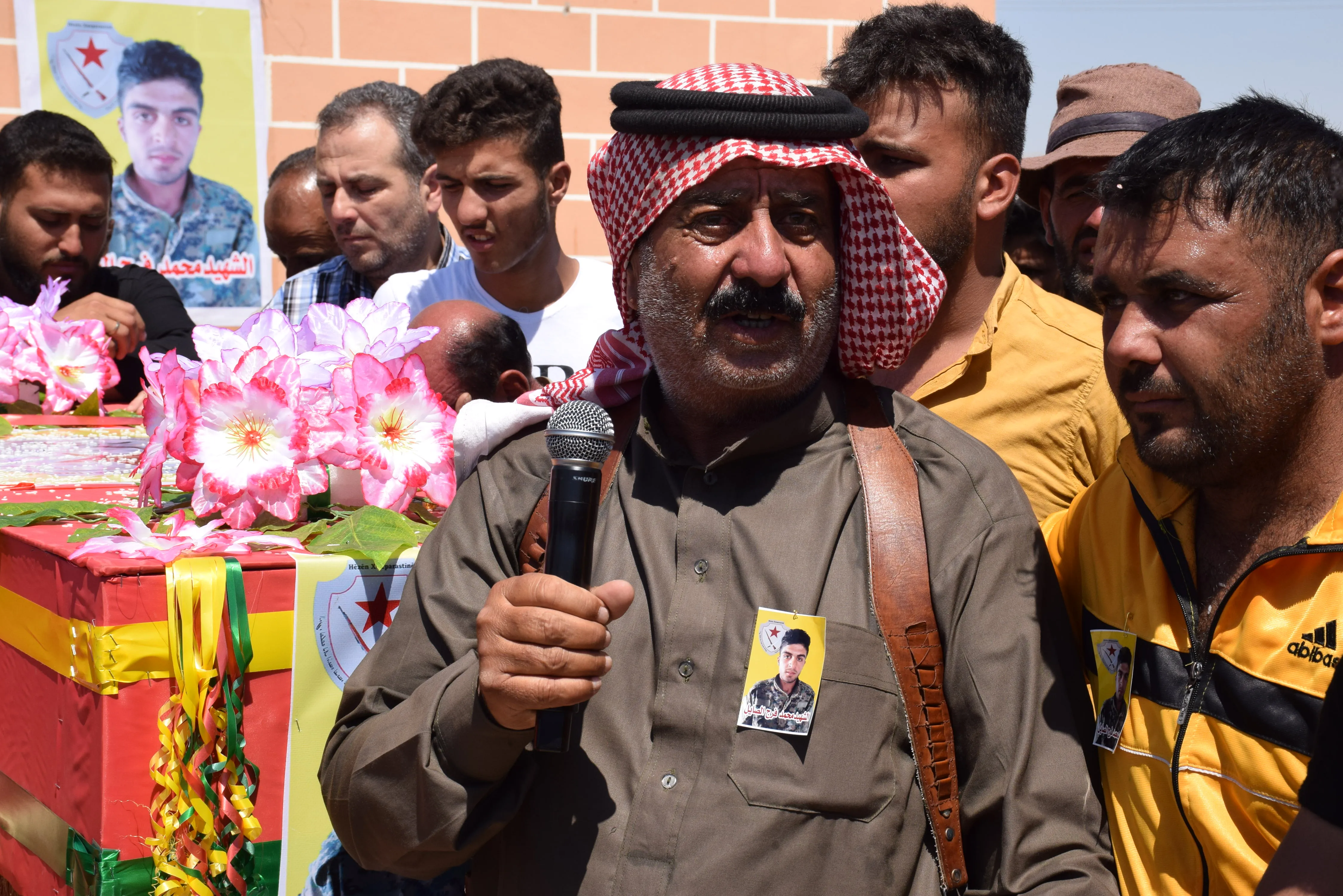 ​​​​​​​​​​​​​​أهالي تربه سبيه يشيّعون جثمان الشهيد محمد الصايل إلى مثواه الأخير