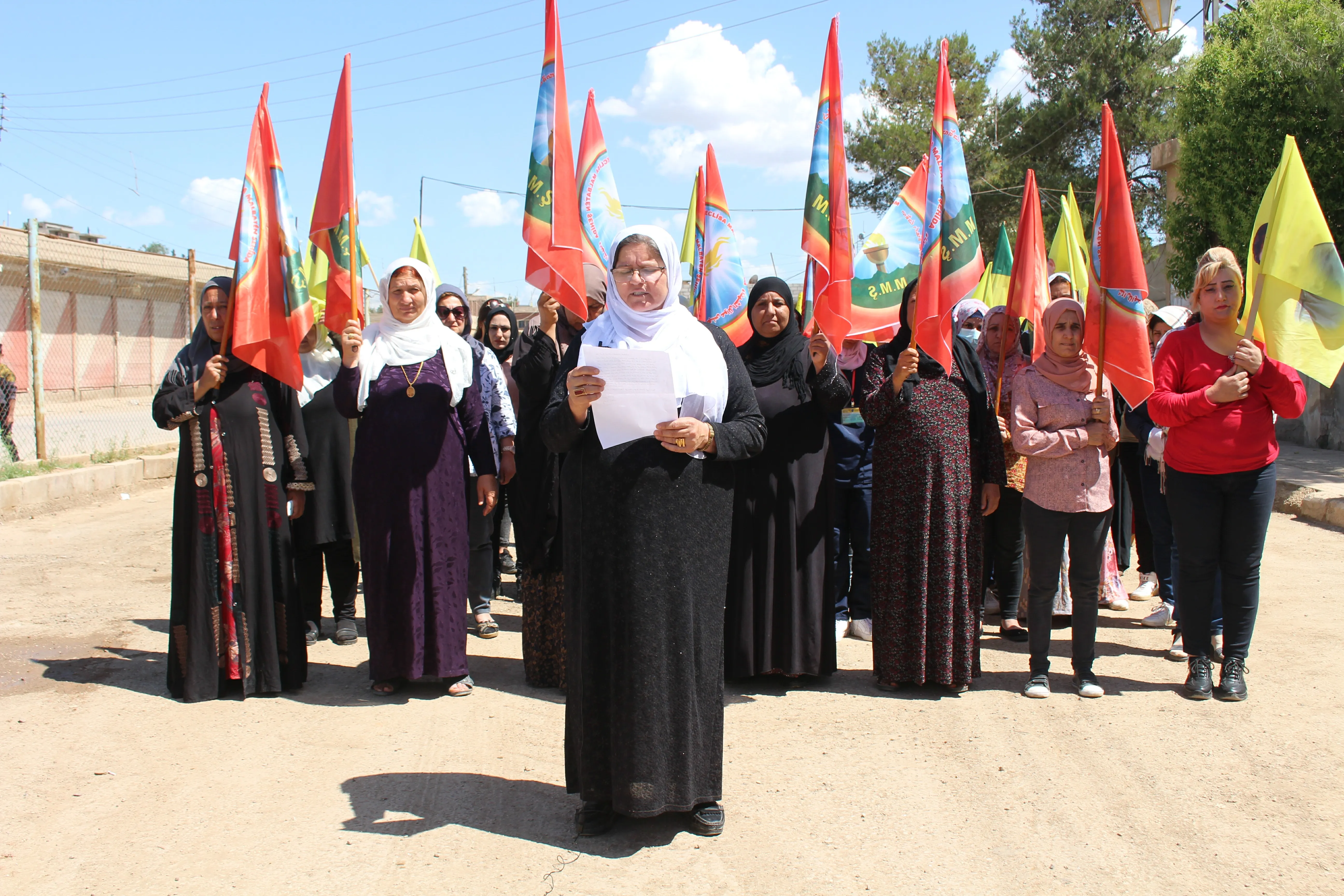 ​​​​​​​مجالس المرأة لعوائل الشهداء في إقليم الجزيرة تستنكر قرار حظر اللقاءات مع القائد أوجلان وتصفه بالتعسفي- تم التحديث  