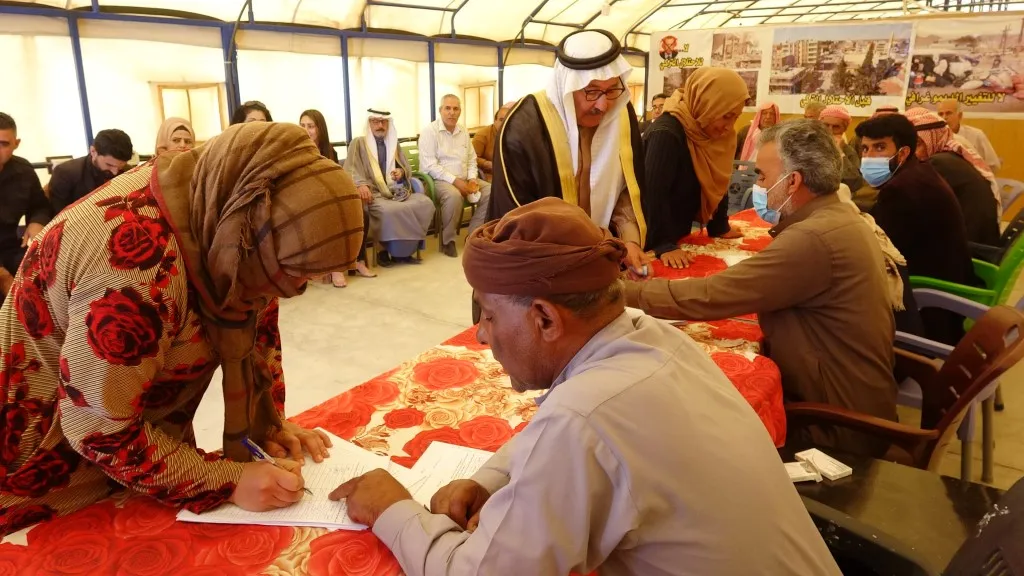 المهجرون في مخيم كري سبي ينظمون حملة لجمع التواقيع تنديداً بالمخطط التركي في مناطقهم