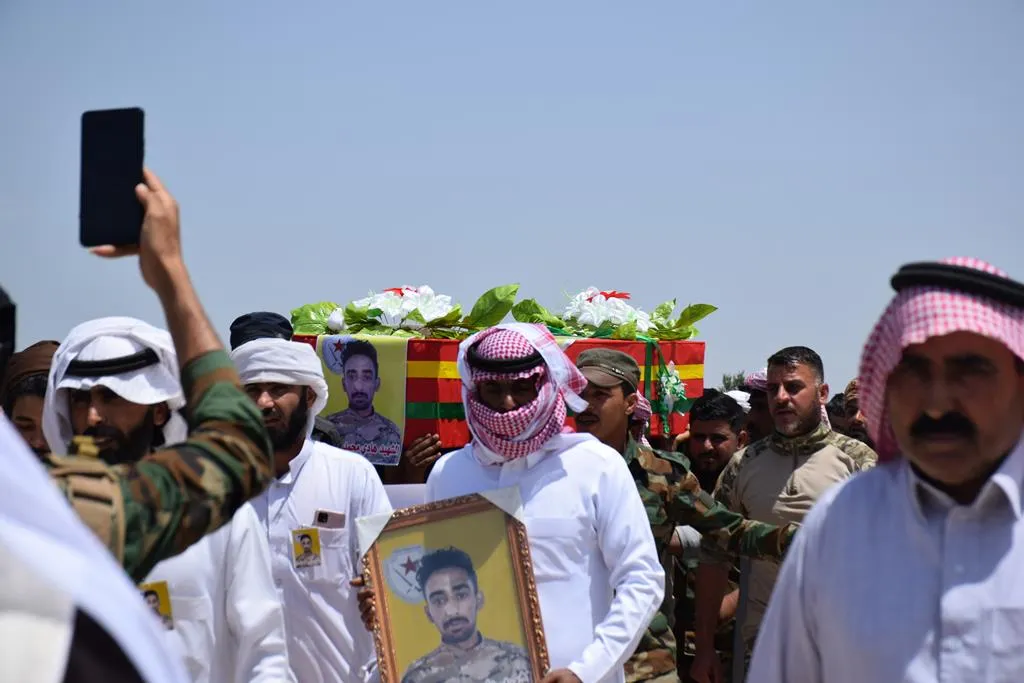 تشييع جثمان الشهيد هادي محمد الشجاع إلى مثواه الأخير في تل كوجر