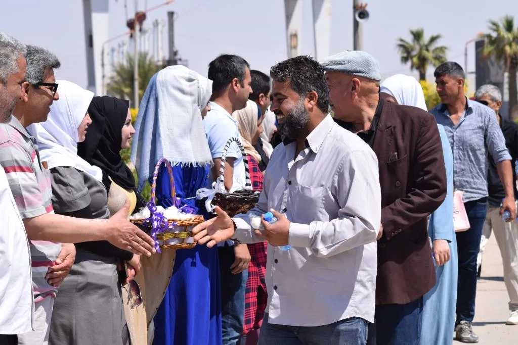 ​​​​​​​أهالي الطبقة وضيوف من باقي المناطق يتوافدون للاحتفال بالذكرى الخامسة لتحرير الطبقة