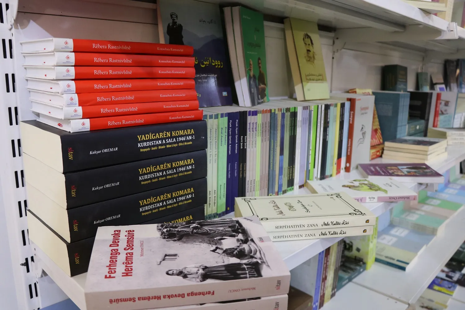افتتاح أول معرض للكتب الكردية في قامشلو