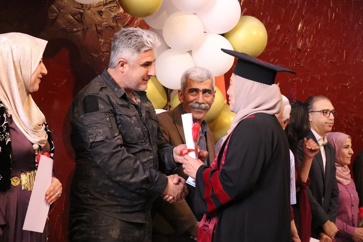 جامعة روج آفا تخرّج رابع دفعة من طلابها