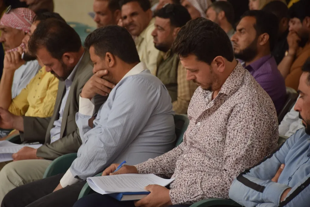 اللجنة المصغرة لصياغة العقد تستقبل مقترحات اهالي المنطقة الجنوبية للحسكة خلال اجتماع جماهيري