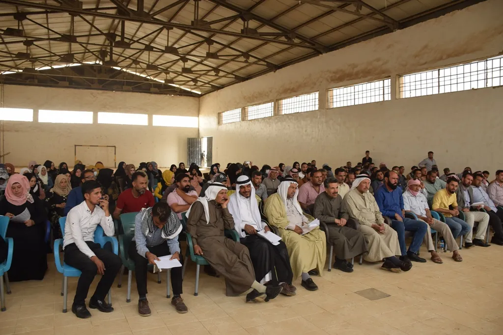 اللجنة المصغرة لصياغة العقد تستقبل مقترحات اهالي المنطقة الجنوبية للحسكة خلال اجتماع جماهيري