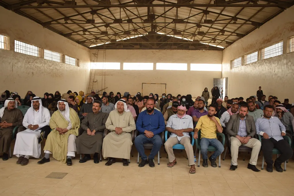 اللجنة المصغرة لصياغة العقد تستقبل مقترحات اهالي المنطقة الجنوبية للحسكة خلال اجتماع جماهيري