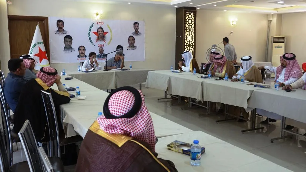 حزب الاتحاد الديمقراطي يعقد اجتماعاً مع شيوخ ووجهاء عشائر الرقة والطبقة