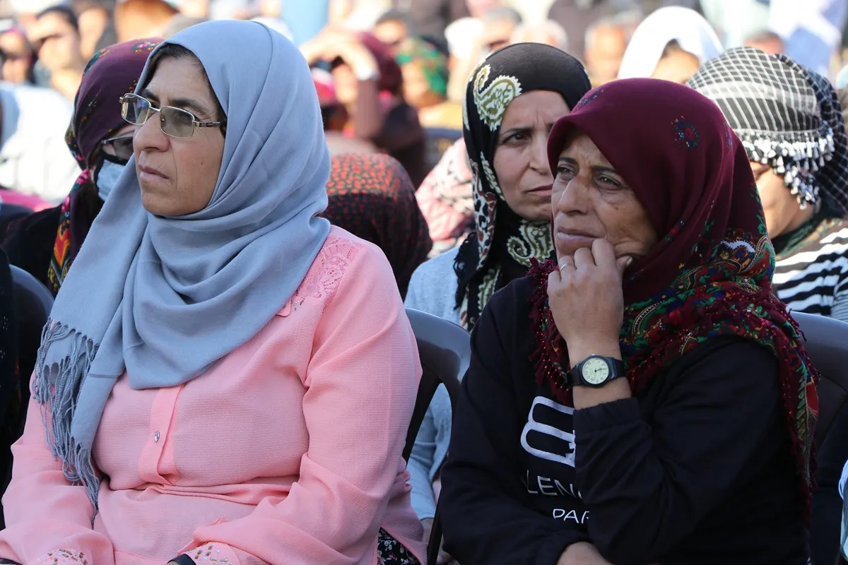 عرض لوحة "حكاية أرض الزيتون" في الشهباء