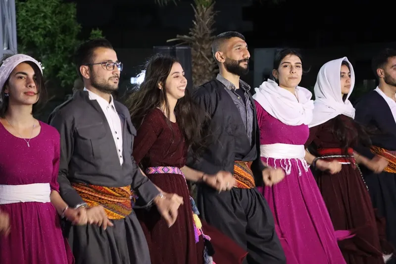 مركز محمد شيخو للثقافة والفن يقيم احتفالية فنية بمناسبة عيد الفطر