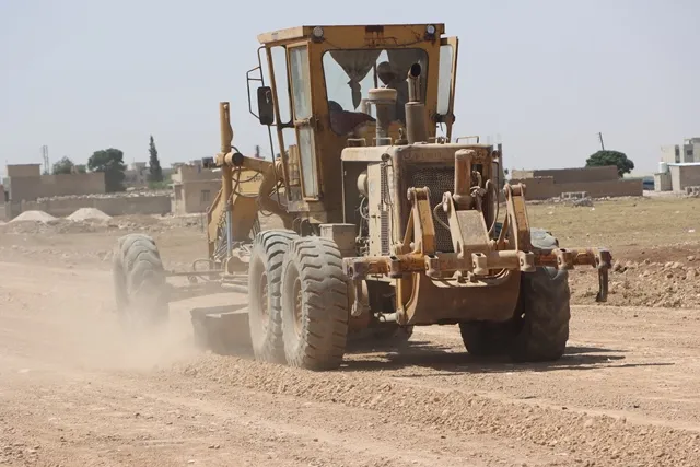 ​​​​​​​بلدية قامشلو تستمر بأعمال تعبيد الطرق من الجهة الغربية وصولاً للشرقية للمدينة