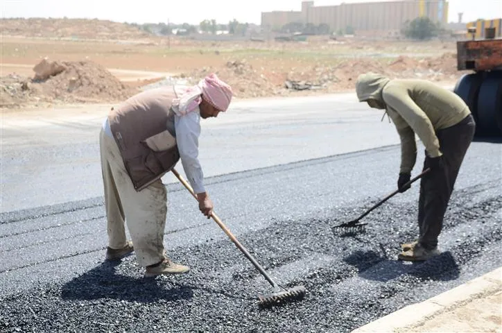​​​​​​​تعبيد الطرق وصيانة شبكات الصرف.. أهم مشاريع بلديات الشعب في إقليم الجزيرة