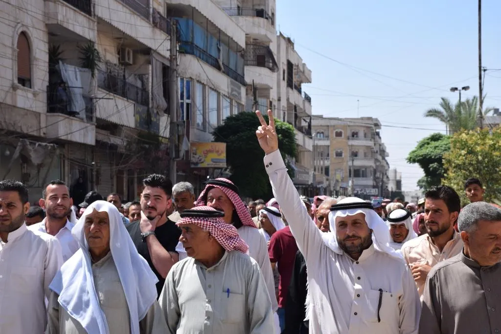 عشائر منبج تقول كلمتها: هذه الأرض سندافع عنها بدمائنا نموت من أجلها لنحيا أحراراً