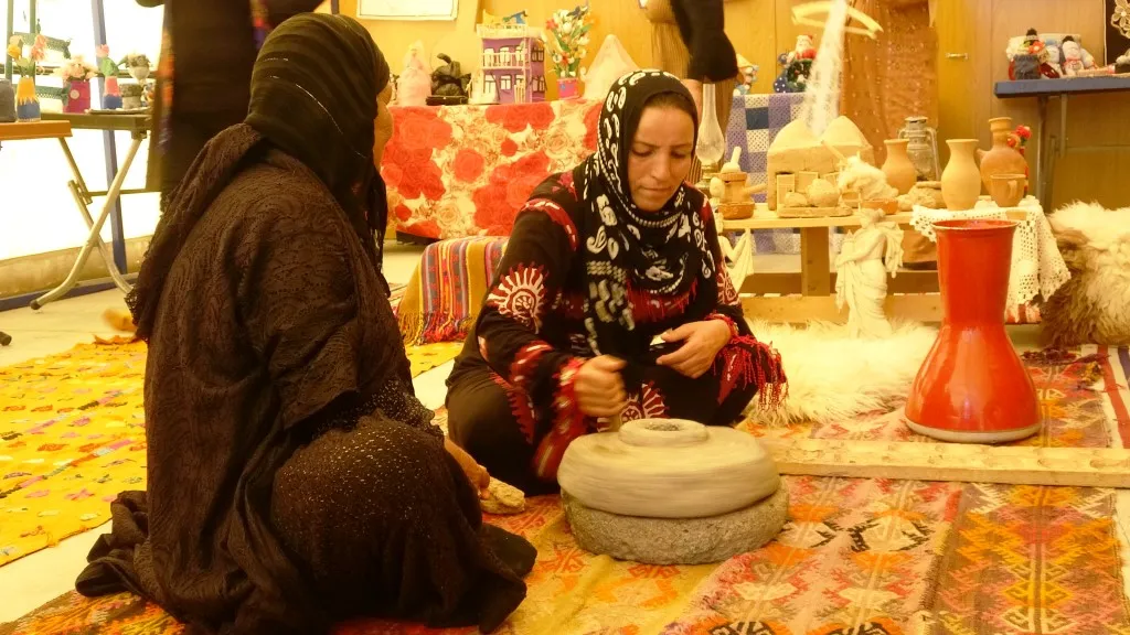 افتتاح معرض للأعمال اليدوية النسائية بمخيم كري سبي