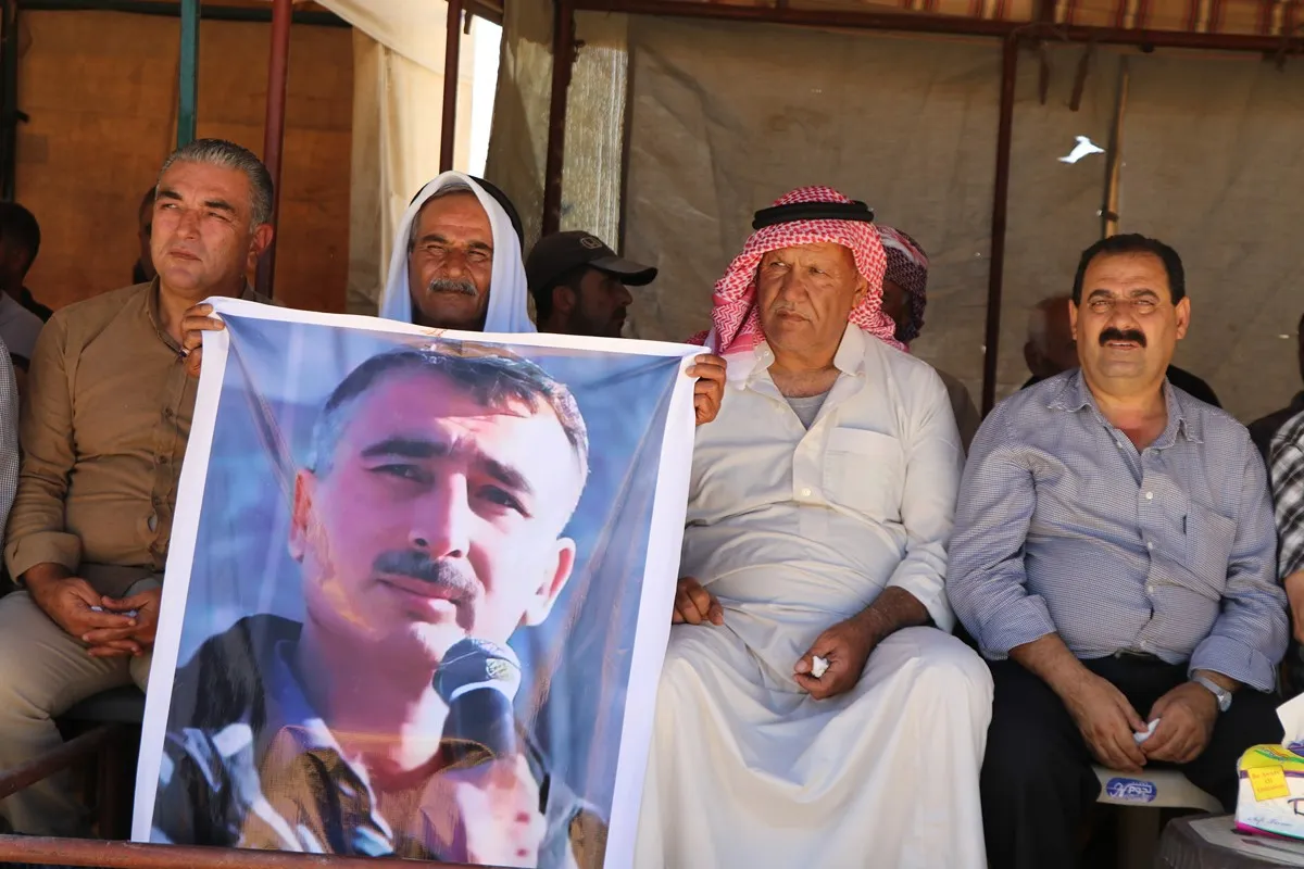 ​​​​​​​الإدارة الذاتية الديمقراطية لإقليم عفرين تنصب خيمة عزاء للشهيد فرهاد شبلي