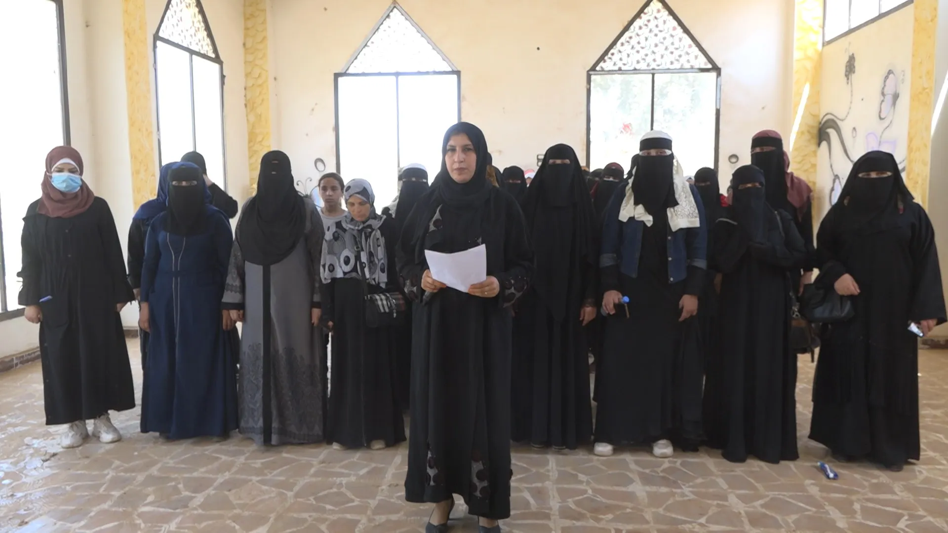 النساء في ريف دير الزور الشرقي ينددن بالعزلة المشددة المفروضة على القائد أوجلان