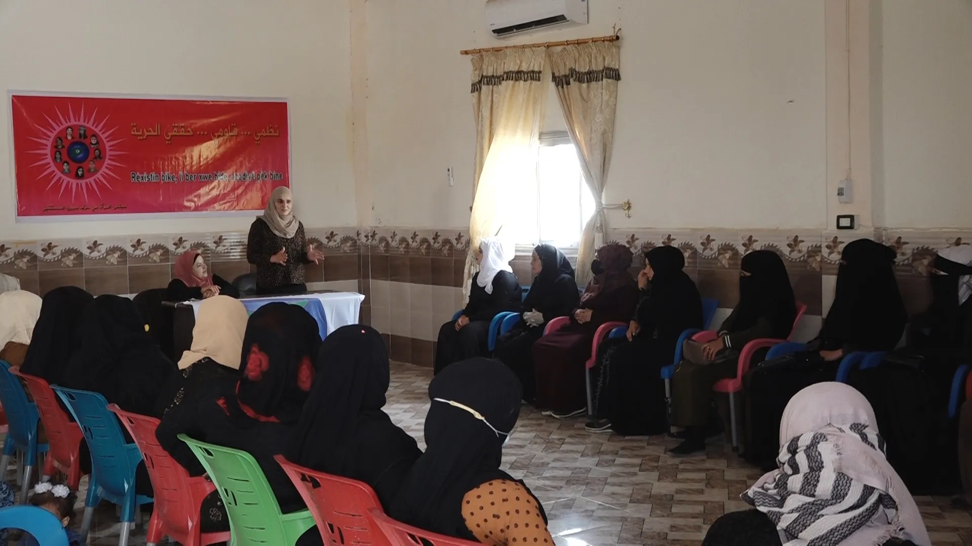 ​​​​​​​لبحث معاناة المرأة في ظل الأزمة السورية.. ندوتان حواريتان في دير الزور والرقة