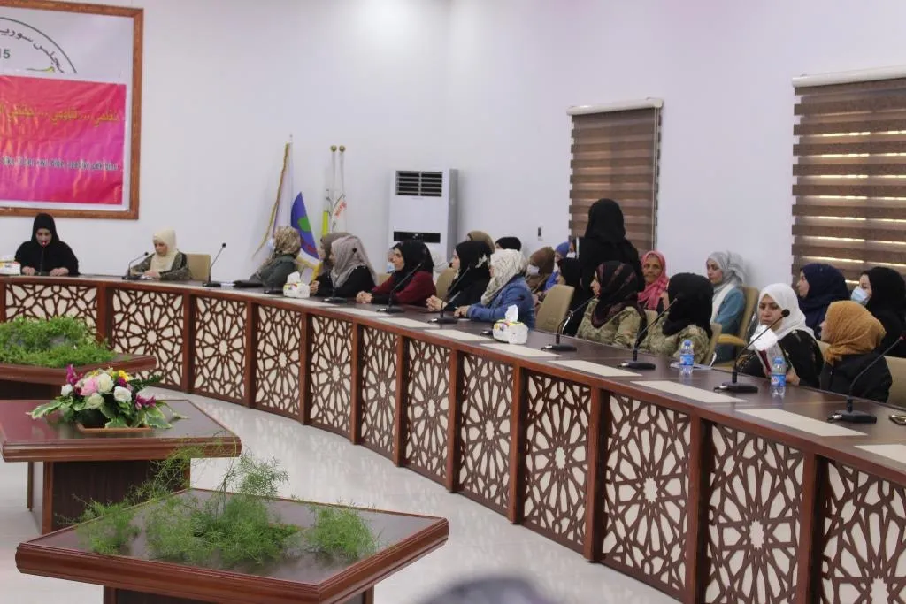 ​​​​​​​لبحث معاناة المرأة في ظل الأزمة السورية.. ندوتان حواريتان في دير الزور والرقة