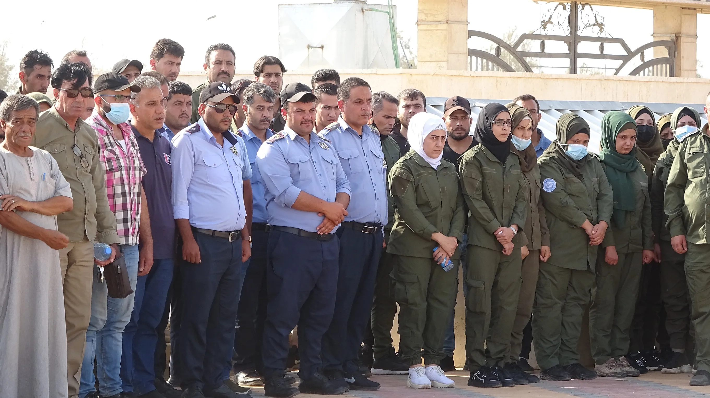أهالي الطبقة يشيعون جثمان الشهيد أحمد ديكان الصاحي إلى مثواه الأخير