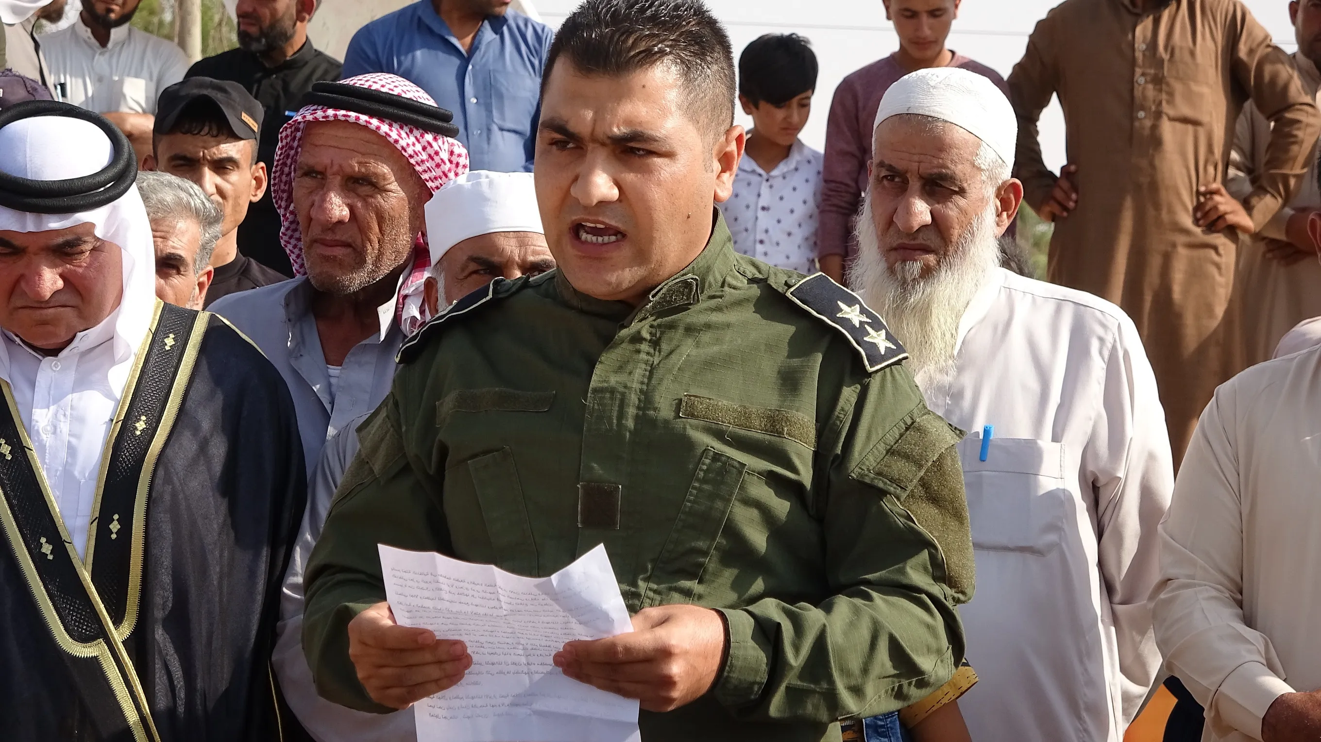 أهالي الطبقة يشيعون جثمان الشهيد أحمد ديكان الصاحي إلى مثواه الأخير
