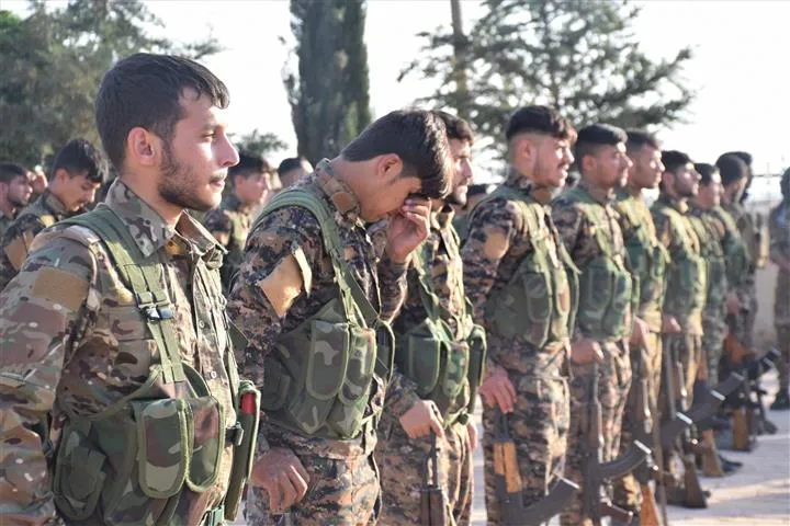 أهالي  الحسكة يشيعون جثمان الشهيد فرحان إلى مثواه الأخير