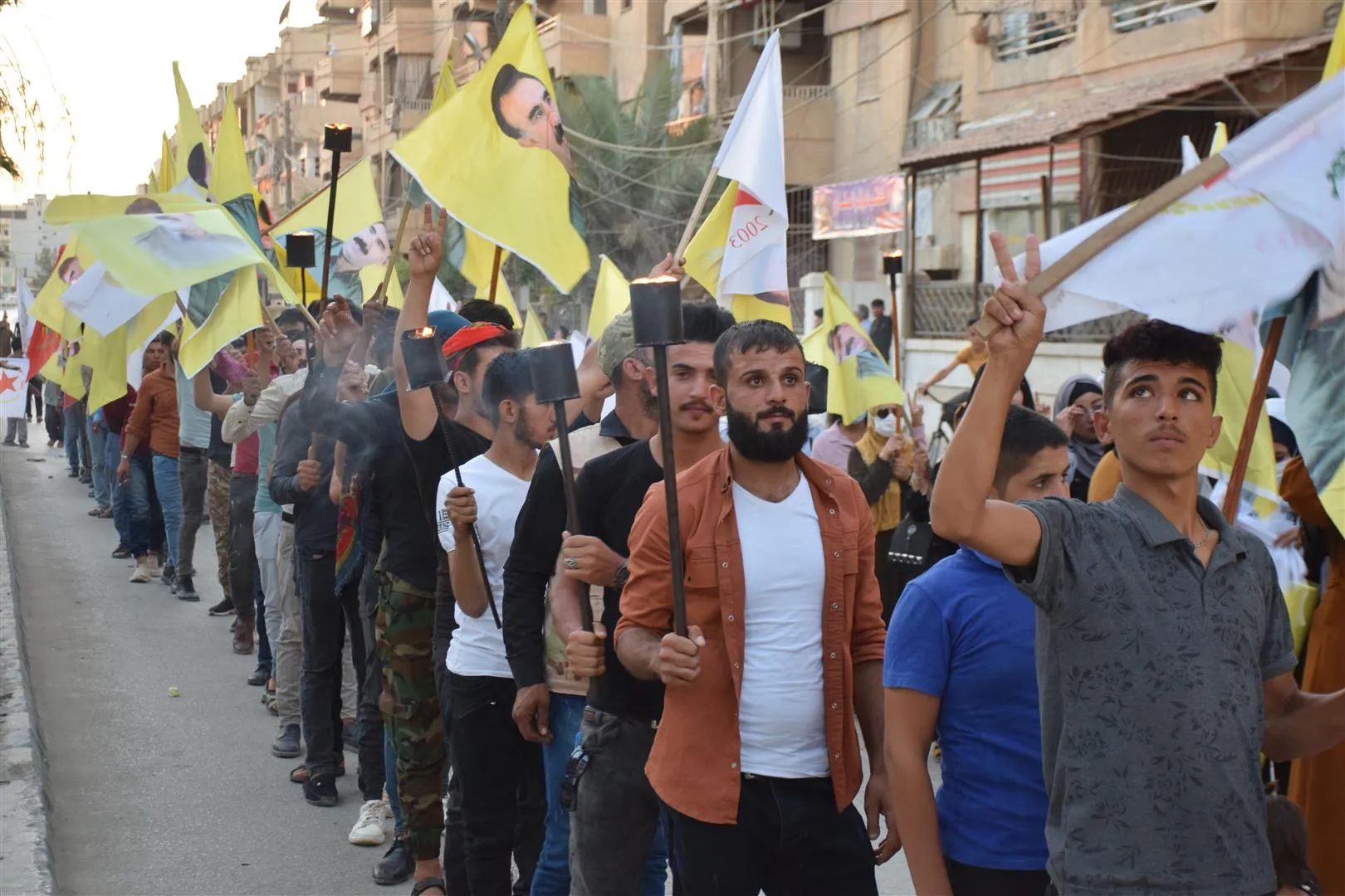 شبيبة PYD يؤكدون على مواصلة فعالياتهم حتى تحقيق الحرية الجسدية للقائد