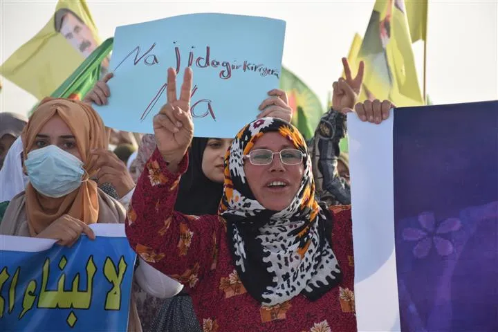 مهجرو سري كانيه يدعون إلى إدراك مخاطر مشروع أردوغان في سوريا