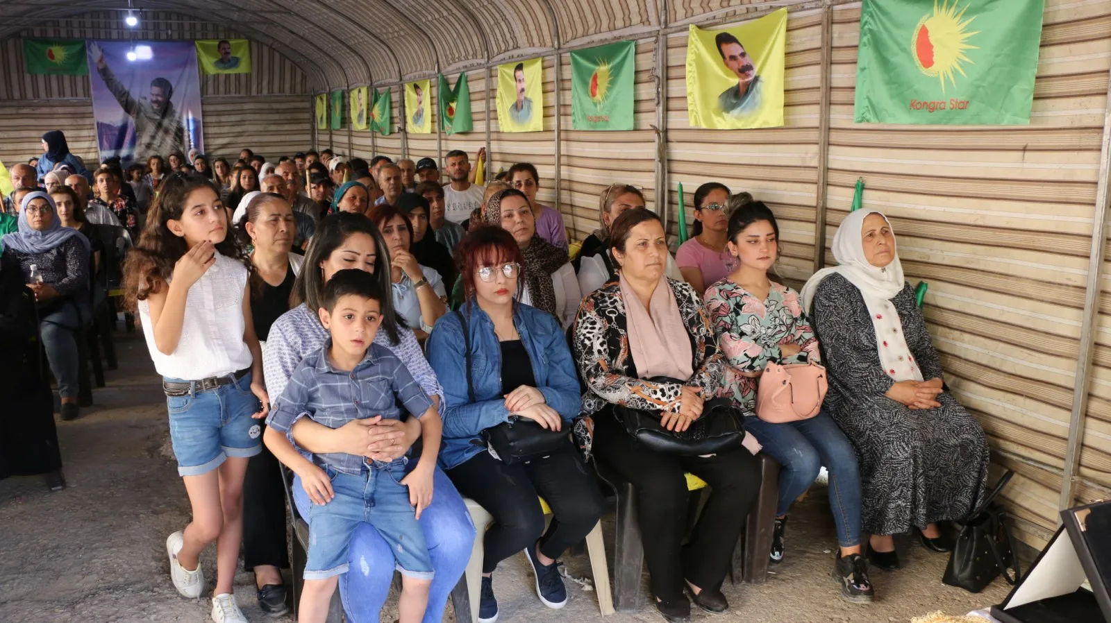 لليوم الثاني استمرار فعاليات خيمة الاعتصام المطالبة بحرية القائد عبدالله أوجلان
