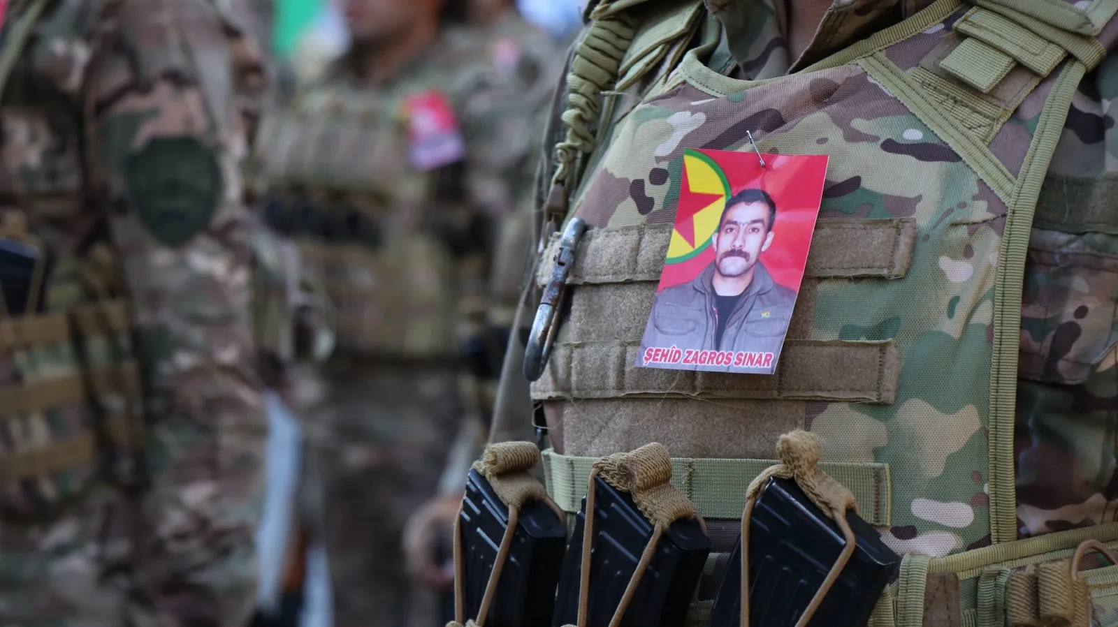 أهالي حلب يقدمون واجب العزاء لذوي الشهيد زاغروس