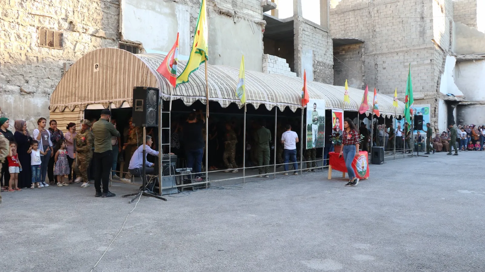 أهالي حلب يقدمون واجب العزاء لذوي الشهيد زاغروس