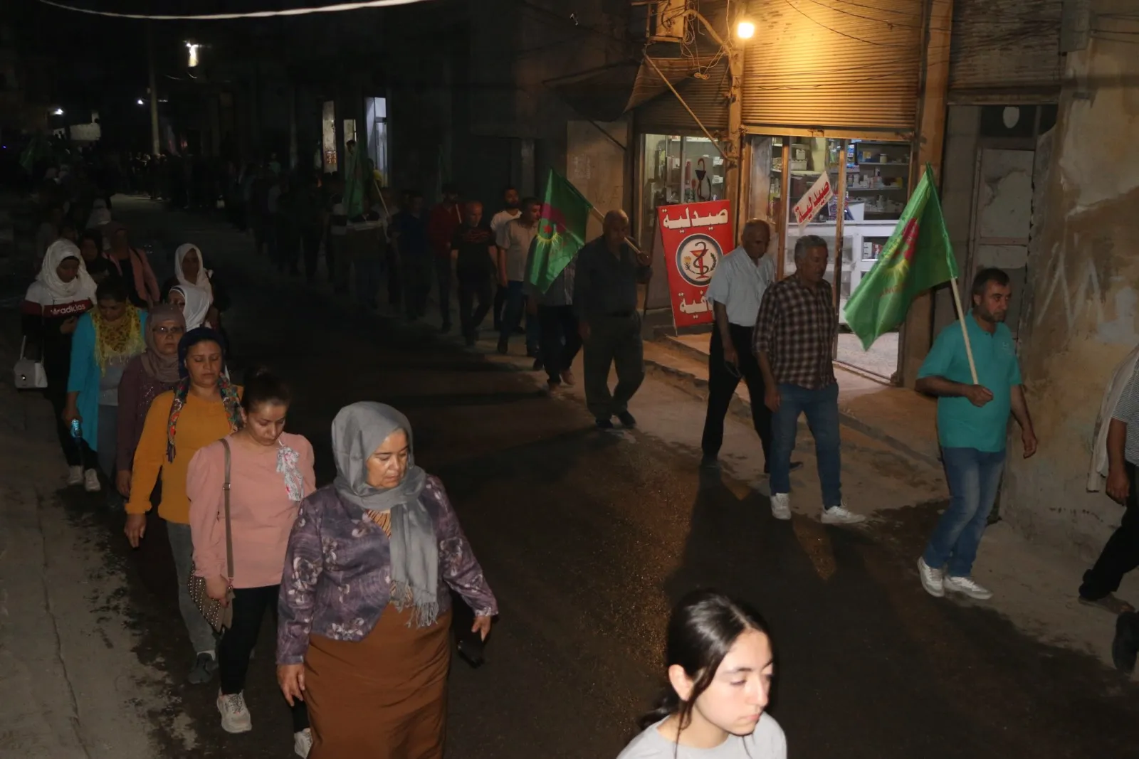 ​​​​​​​مسيرة مشاعل في حلب تنديداً بهجمات الاحتلال التركي على المنطقة