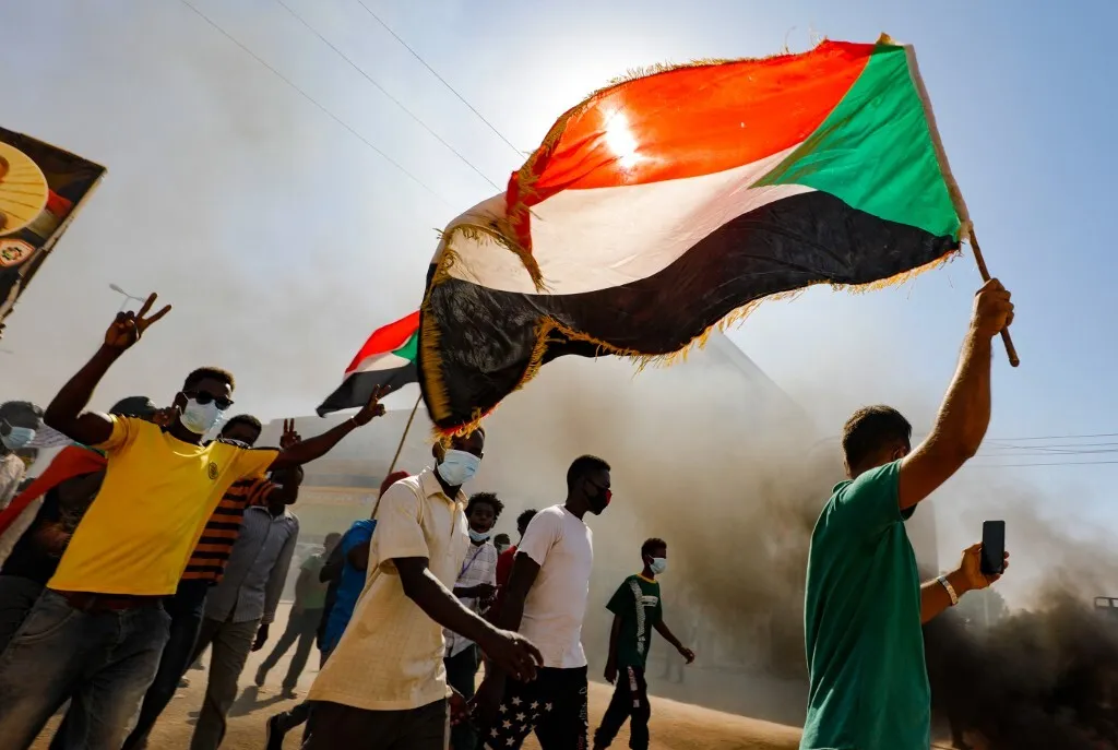 صراعات سياسية ومرحلة انتقالية صعبة تعصف بمستقبل البلاد.. السودان إلى أين؟