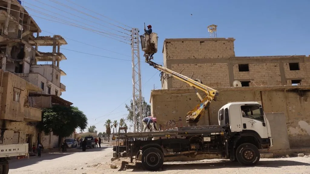 لجنة الطاقة في الرقة تطلق مشاريع جديدة لتوصيل الكهرباء إلى كل أحياء المدينة