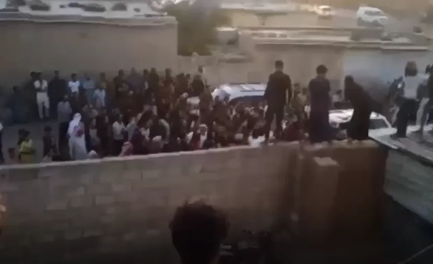 ​​​​​​​سكان بلدة تل حلف في ريف سري كانيه يتظاهرون ضد الاحتلال التركي ومرتزقته